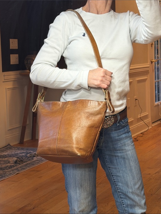 Stone Mountain Accessories Handbags - Boho Stone Mountain Vintage Y2K Distressed Tan Leather Bag